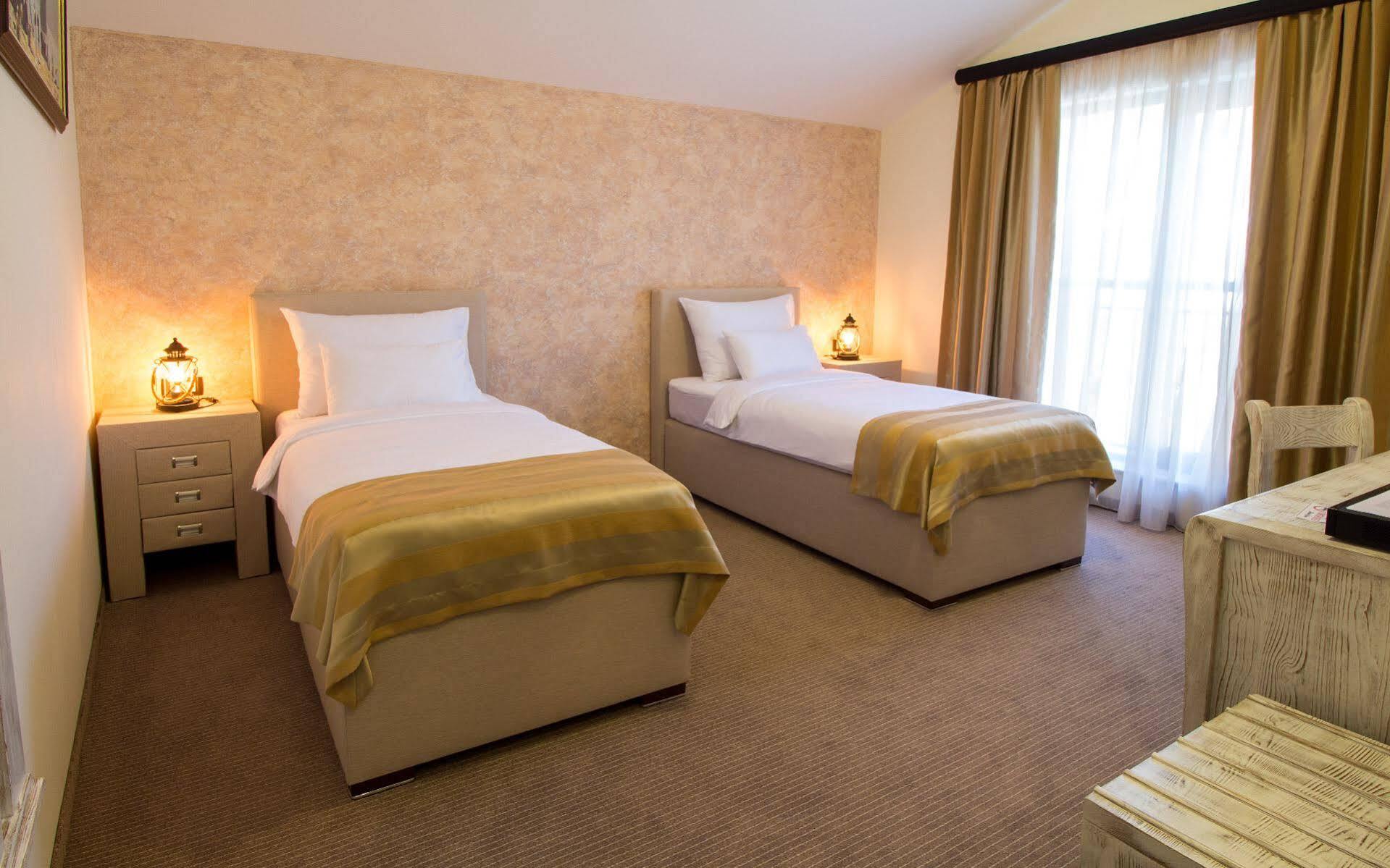 Hotel Helada Tivat Eksteriør billede
